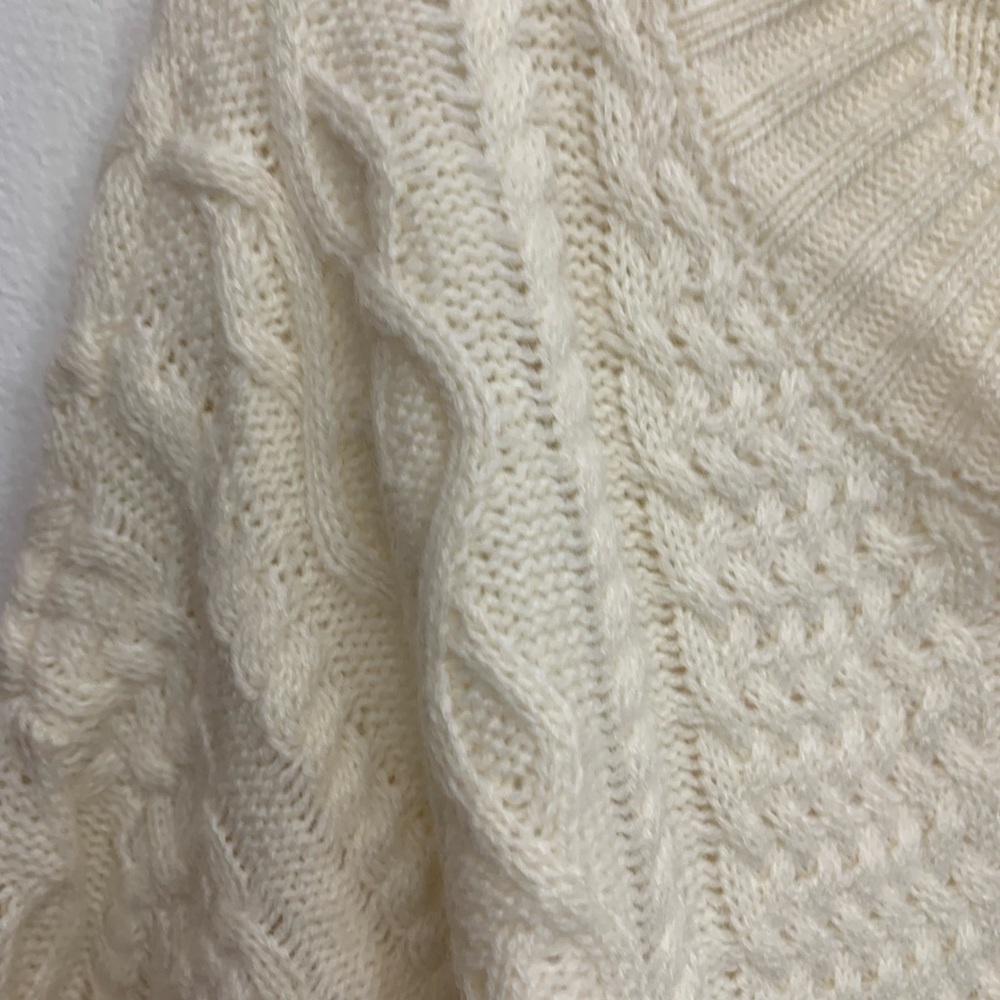 Sweater - Picture 5 of 10